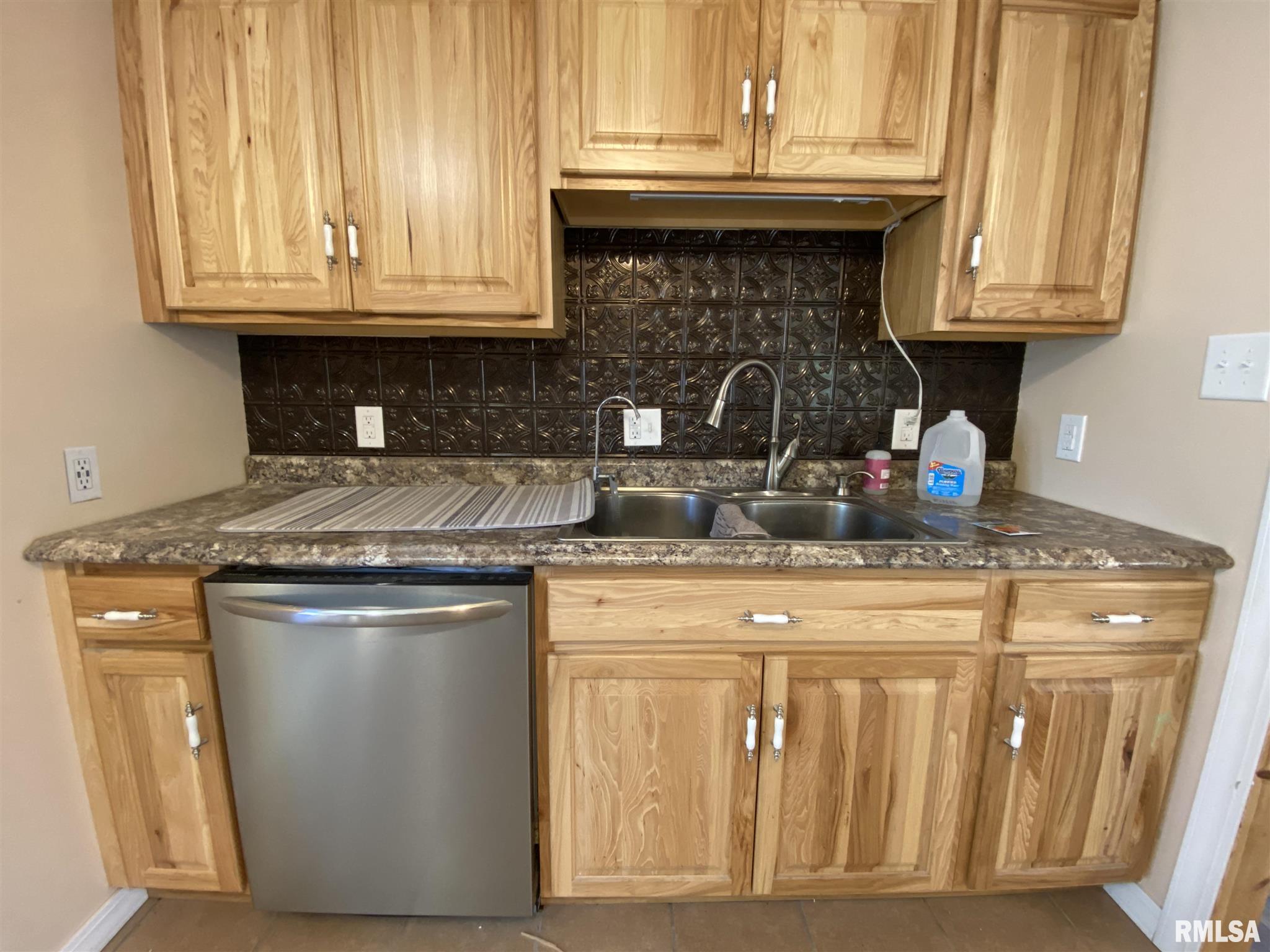 402 West Reed Street Benton, IL 62812 - Photo 27 of 36