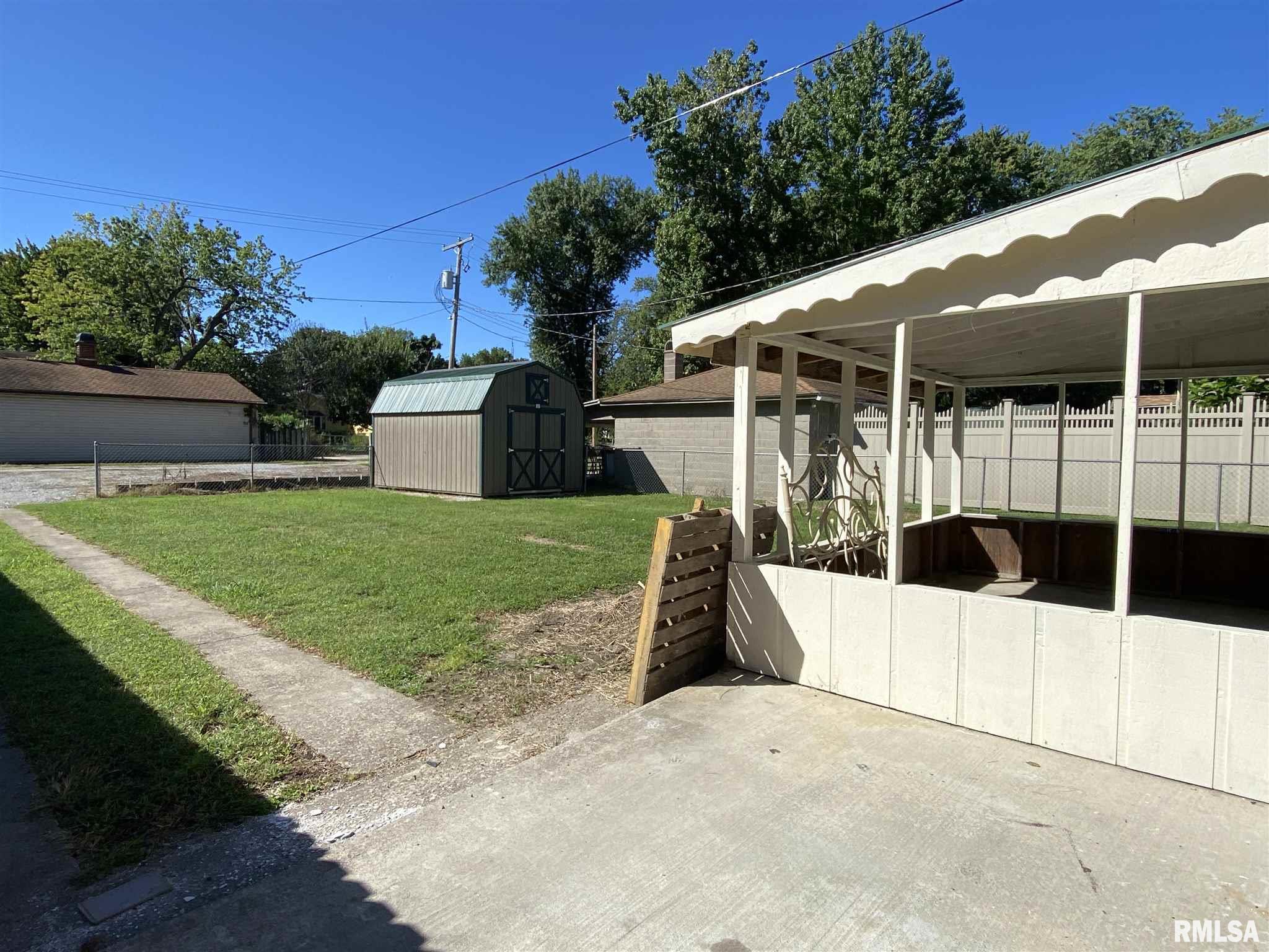 402 West Reed Street Benton, IL 62812 - Photo 6 of 36