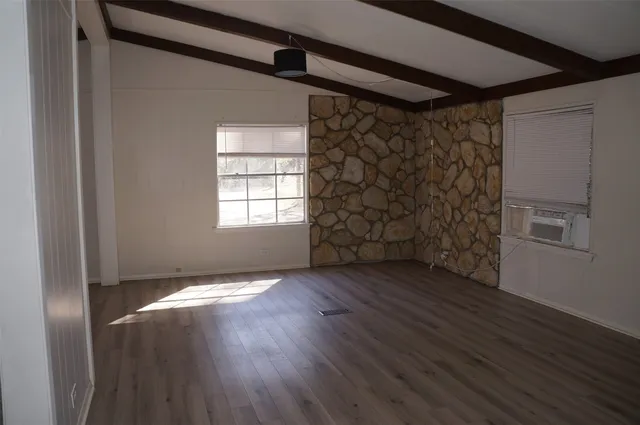 $1,280 | 650 Thousand Oaks, Livingston, TX 77351