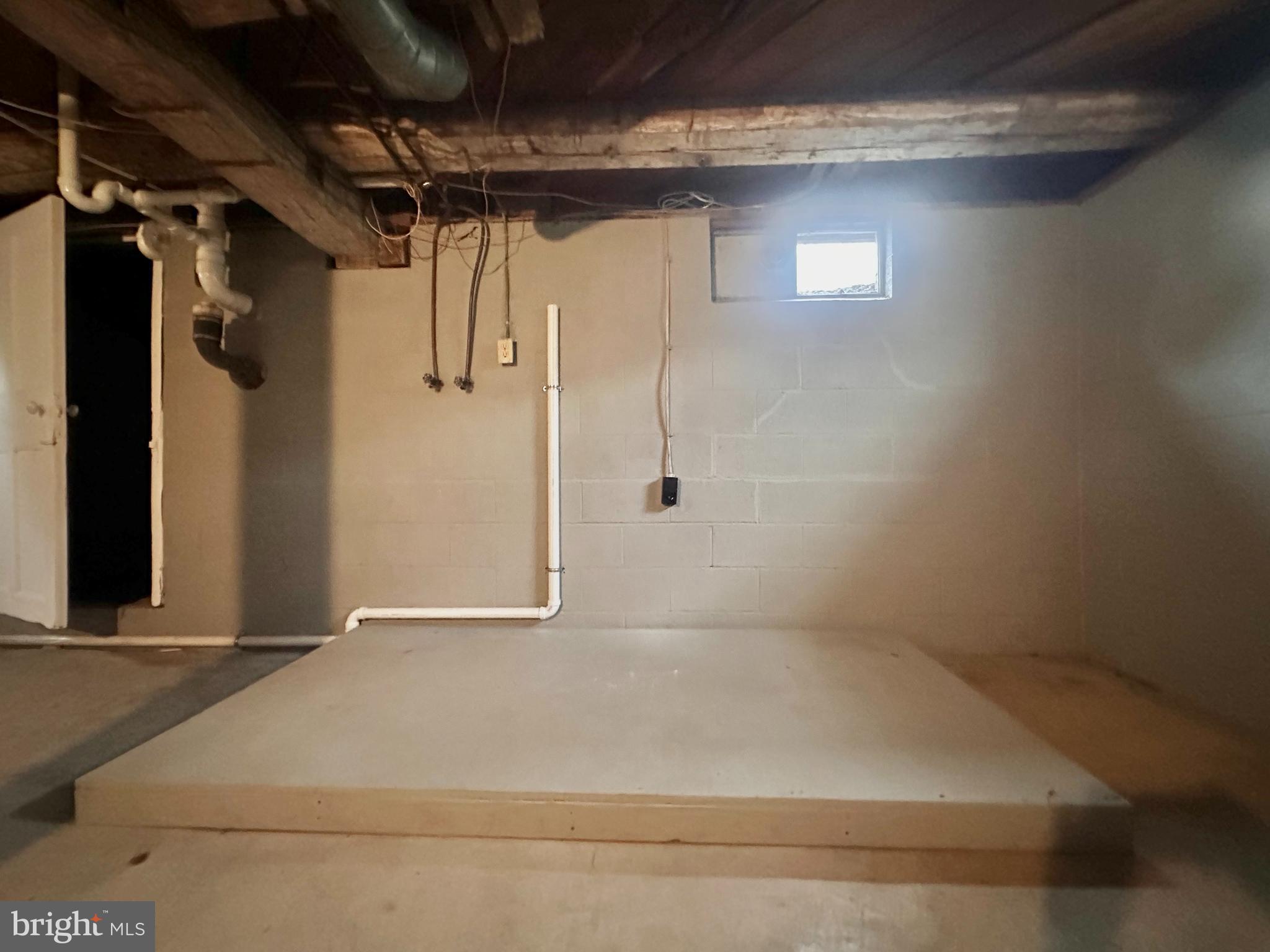 7488 Dusty Road Mercersburg, PA 17236 - Photo 20 of 26 a bathroom with a bathtub