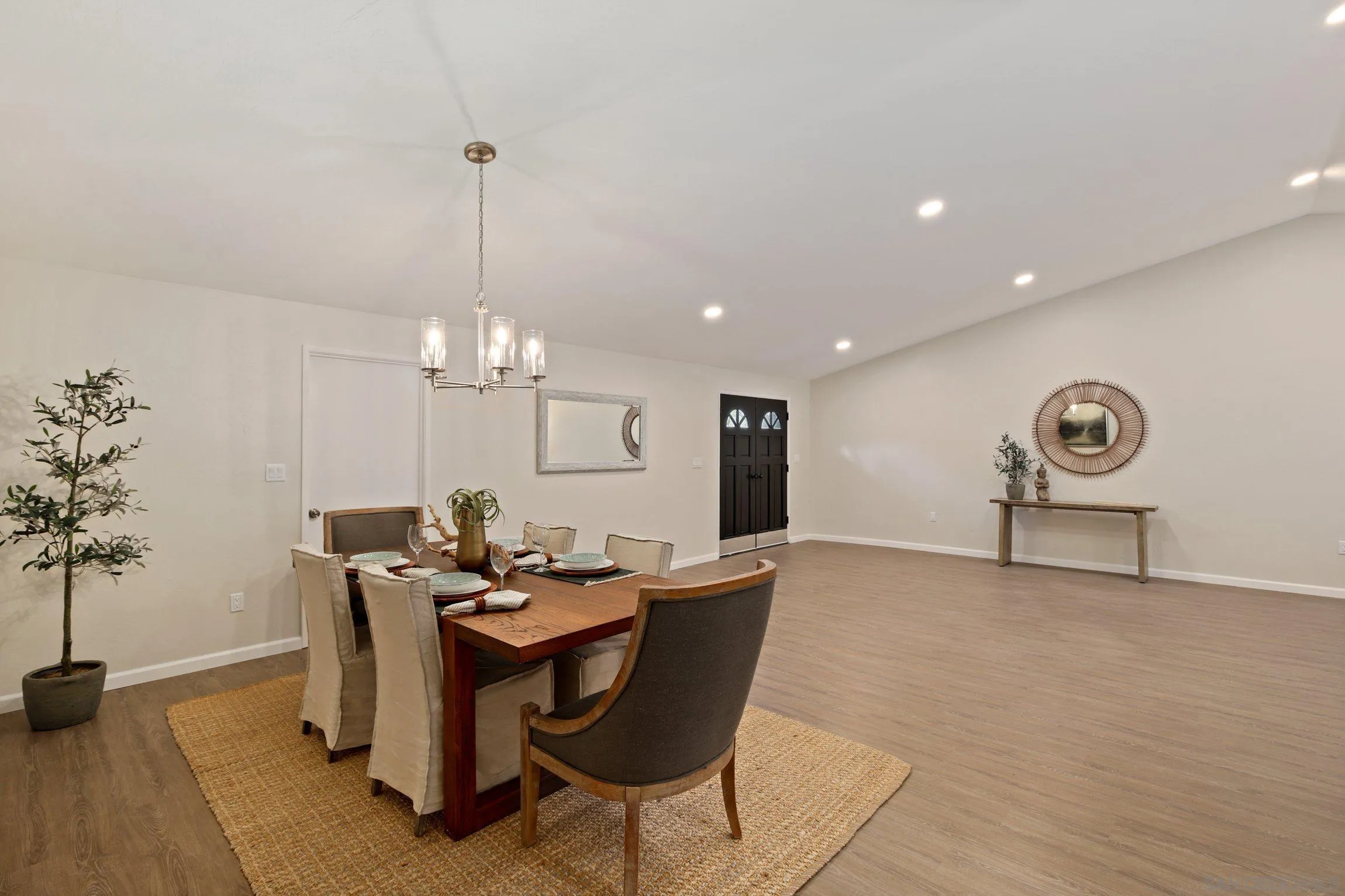 12523 Glen Oak Road Poway, CA 92064 - Photo 7 of 43 Gallery Image 7