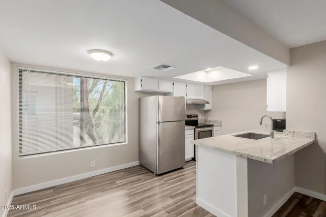 $249,900 | 1077 West 1st Street, Unit 205, Tempe, AZ 85281