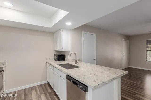 $249,900 | 1077 West 1st Street, Unit 205, Tempe, AZ 85281