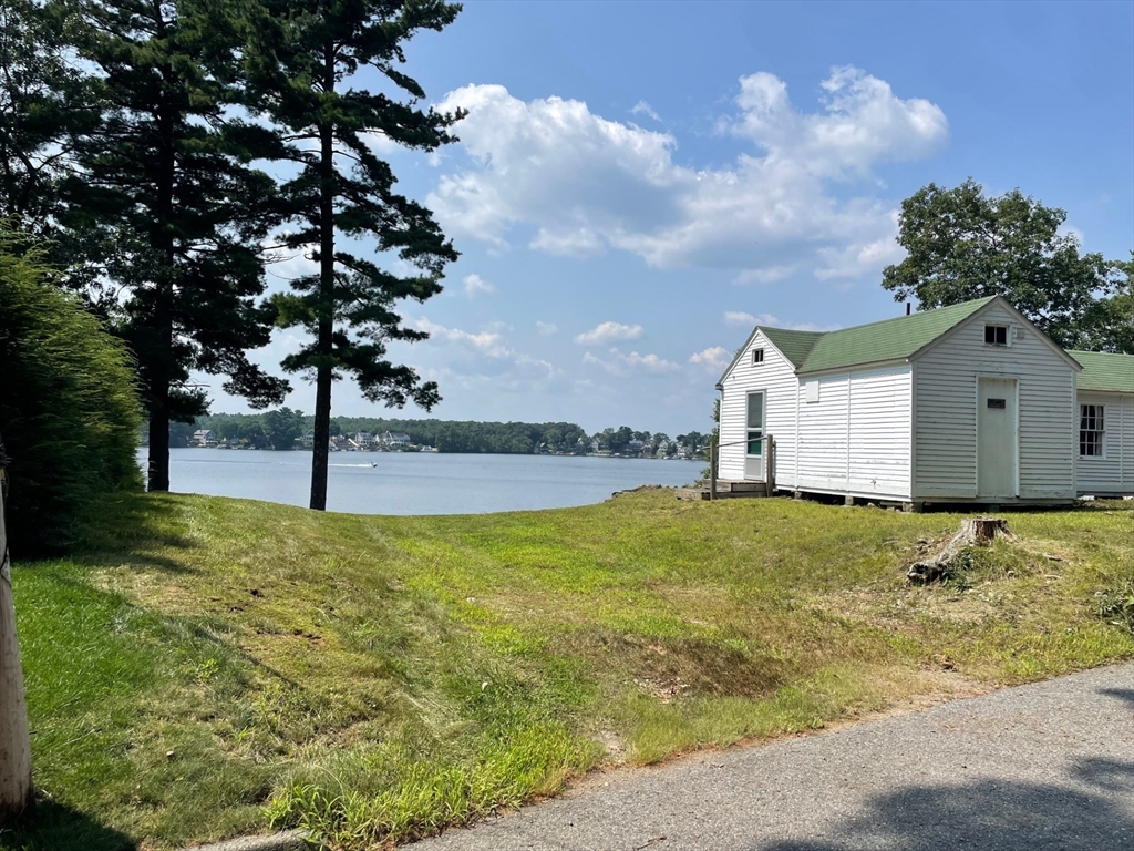 53 Colonial Road Webster, MA 01570 - Photo 21 of 36