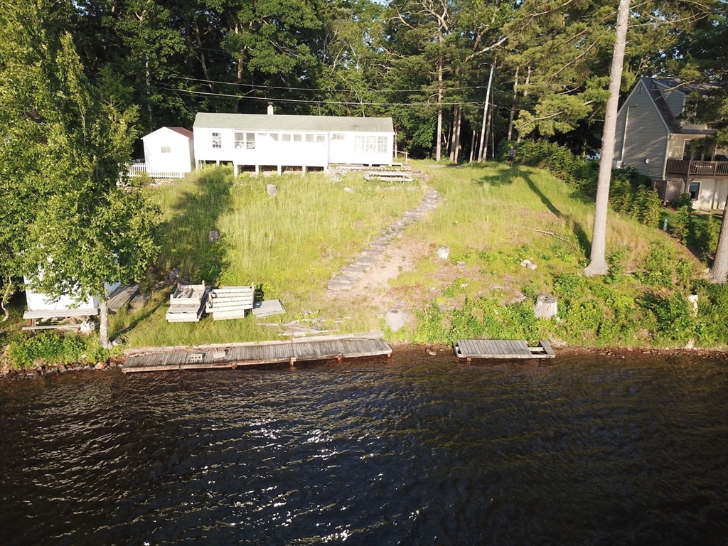 53 Colonial Road Webster, MA 01570 - Photo 3 of 36