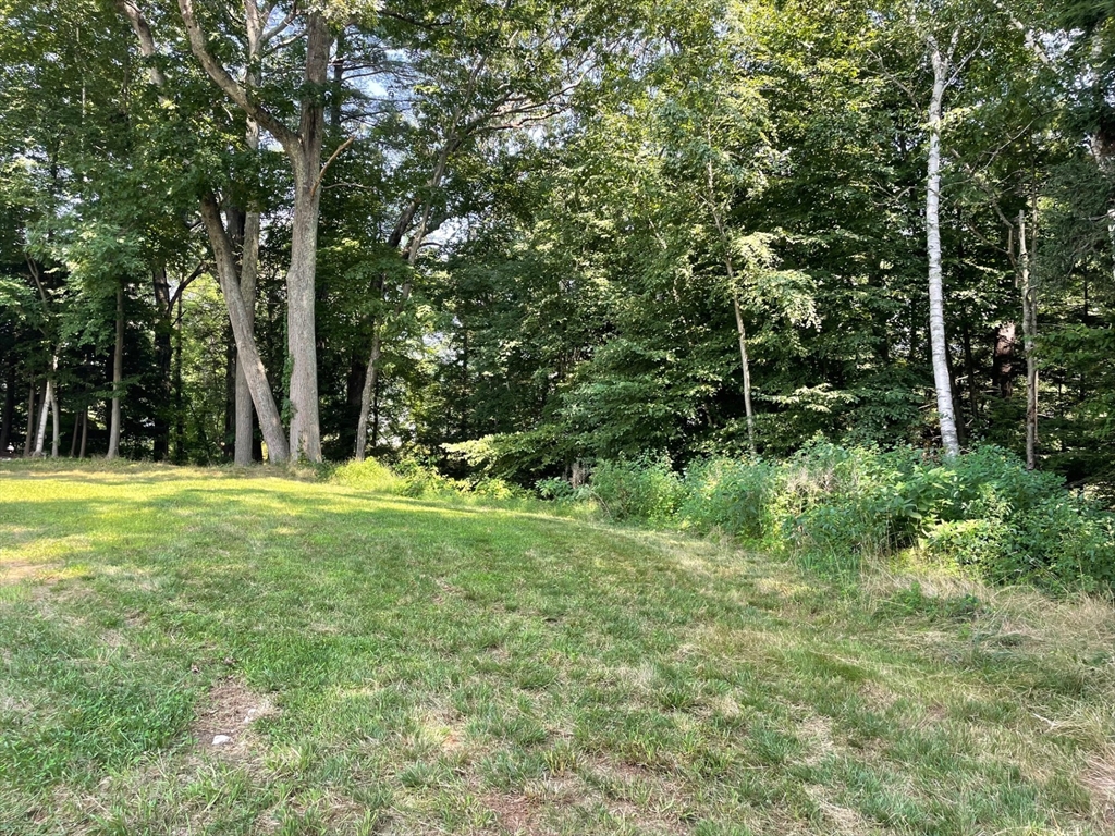 53 Colonial Road Webster, MA 01570 - Photo 33 of 36