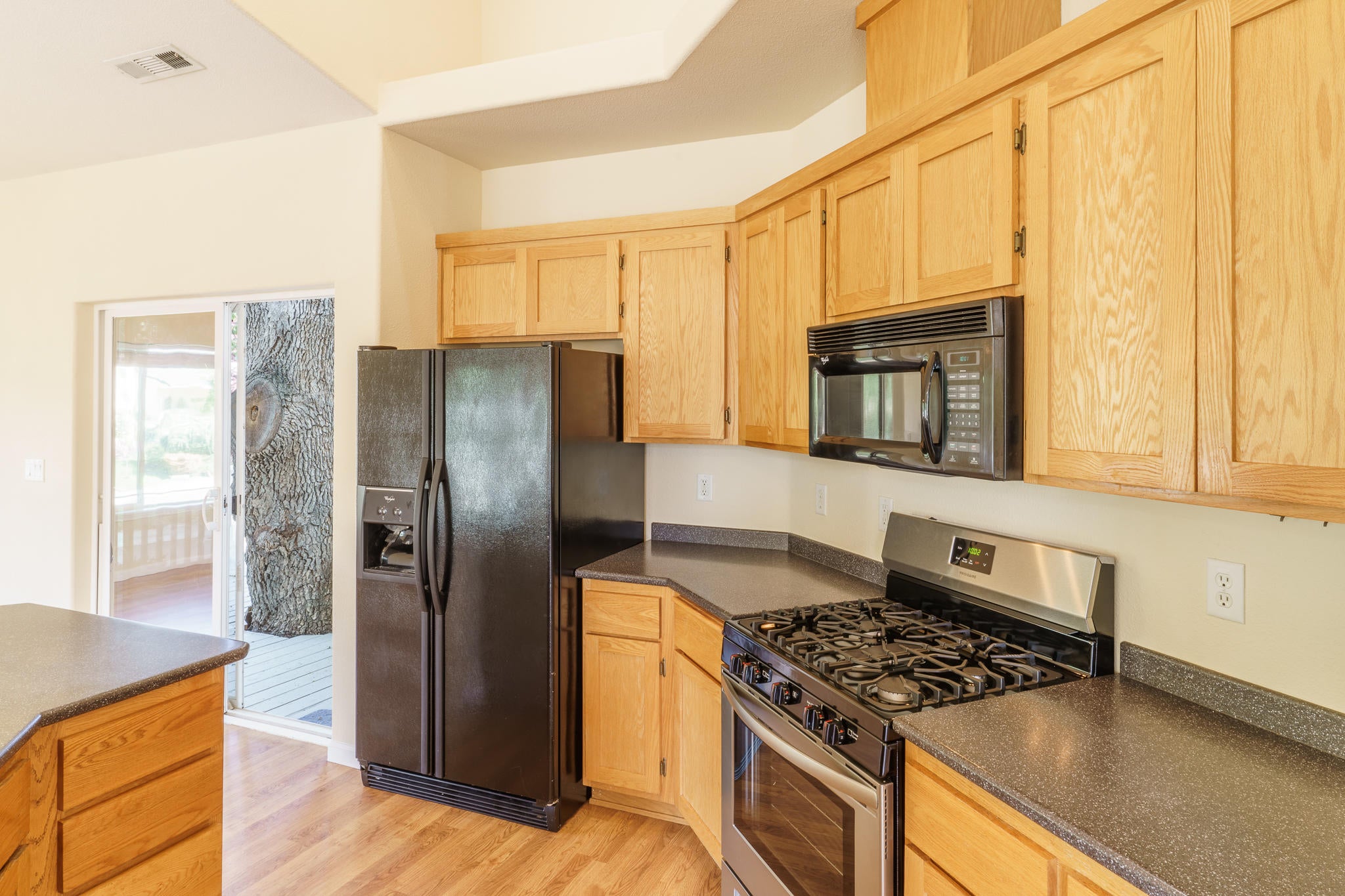 536 Ridgeway Circle Central Point, OR 97502 - Photo 15 of 31 New range