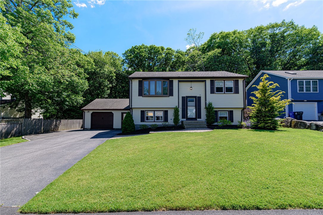 42 Seminole Trail Cranston, RI 02921 - Photo 2 of 42
