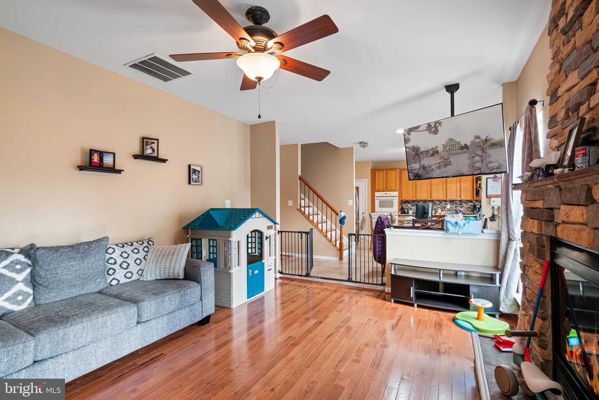 840 Autumn Ridge Road Culpeper, VA 22701 - Photo 4 of 43 Living Room