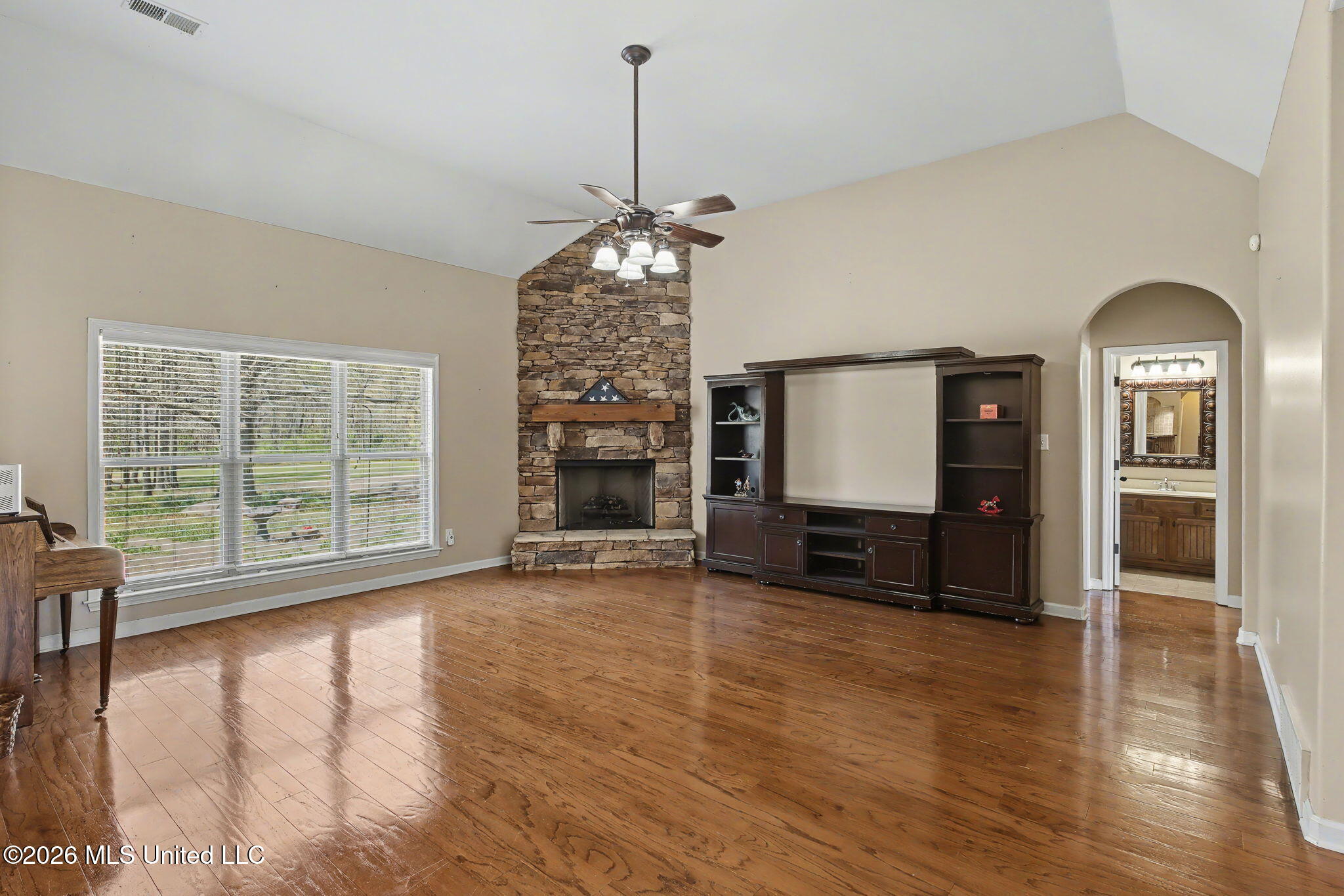 172 Myra Road Byhalia, MS 38611 - Photo 7 of 33 7-web-or-mls-172 Myra Rd-6