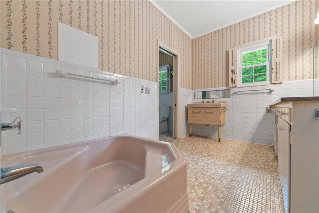 210 Playground Road Walhalla, SC 29691 - Photo 11 of 40 Gallery Image 11
