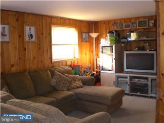 1 Spruce Road Burlington, NJ 08016 - Photo 11 of 12 Family Room