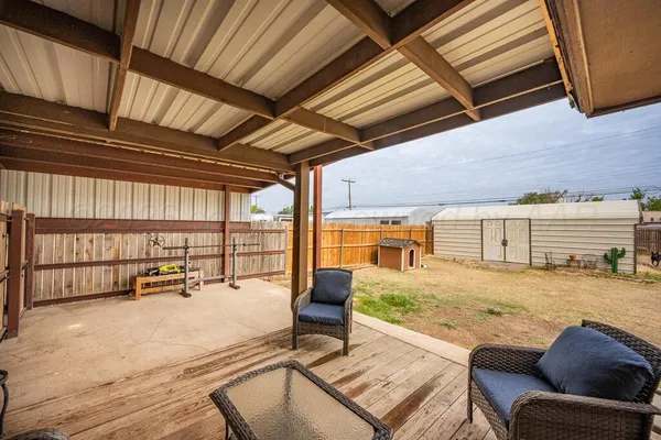 $136,000 | 504 East 5th Street, Sunray, TX 79086