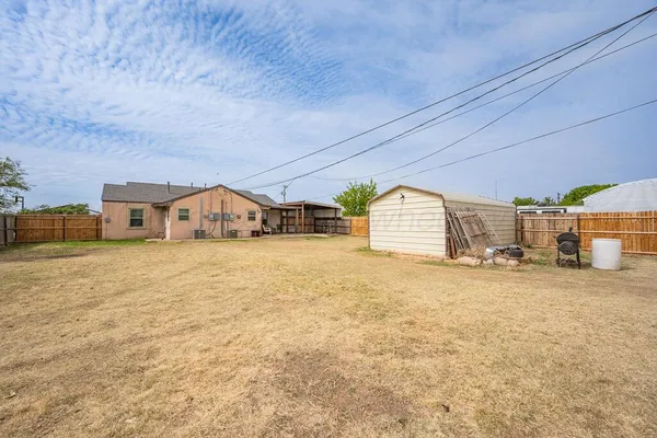 $136,000 | 504 East 5th Street, Sunray, TX 79086