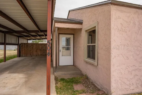 $136,000 | 504 East 5th Street, Sunray, TX 79086