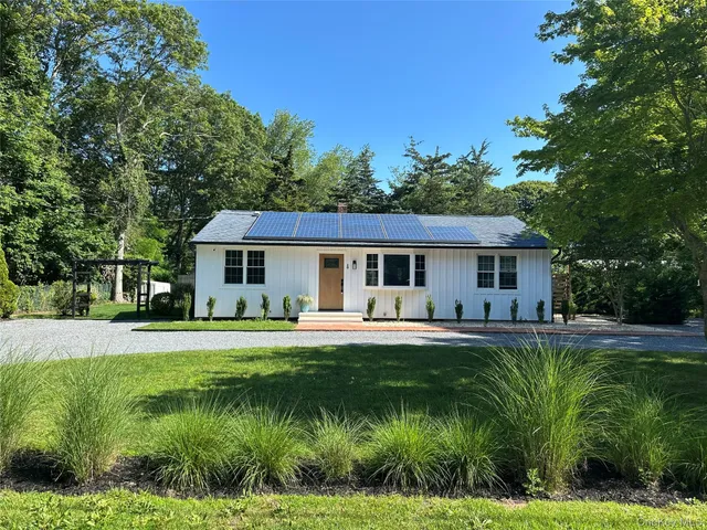$820,000 | 10 Chevy Chase Road, Hampton Bays, NY 11946