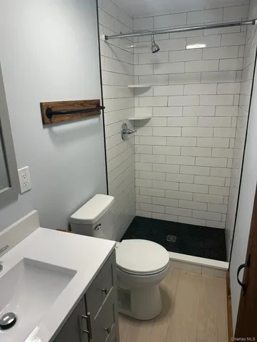 $820,000 | 10 Chevy Chase Road, Hampton Bays, NY 11946