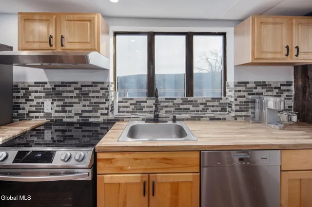 $1,200,000 | 320 Merchant Road, Jefferson, NY 12093