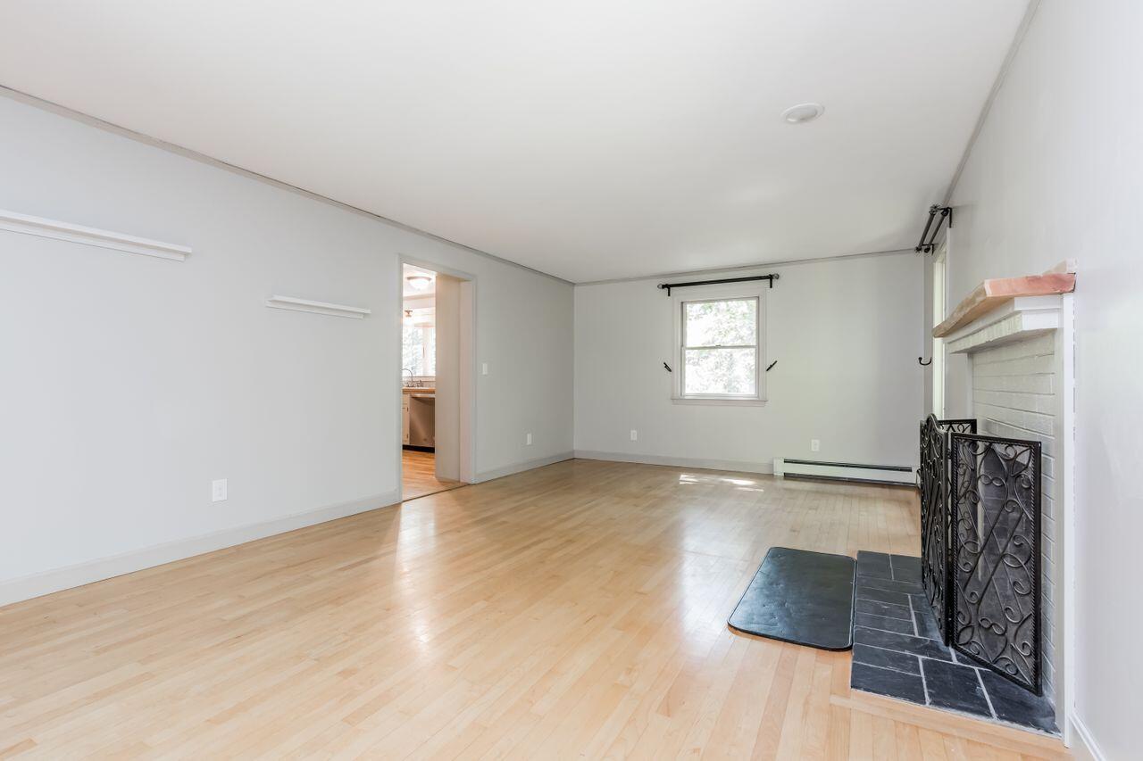 153 Pownal Road Freeport, ME 04032 - Photo 9 of 33 9