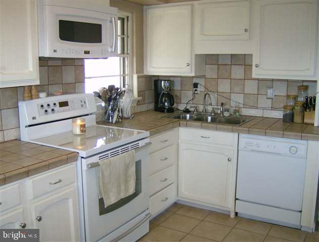 510 Lenker Place Harrisburg, PA 17111 - Photo 6 of 12 Gallery Image 6