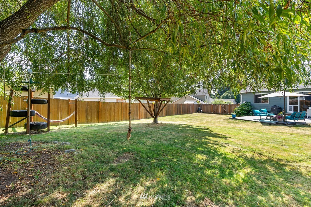 20815 9th Drive Southeast Bothell, WA 98021 - Photo 20 of 23 a view of a backyard with a small cabin