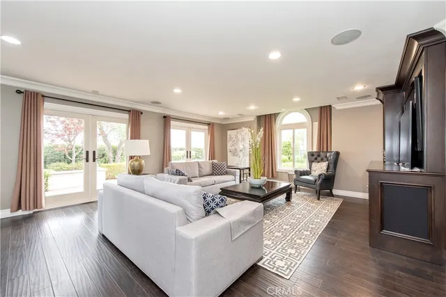 $6,798,888 | 111 Hillcrest, Irvine, CA 92603