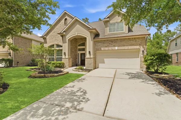 $699,000 | 94 Buck Trail Place, Spring, TX 77389