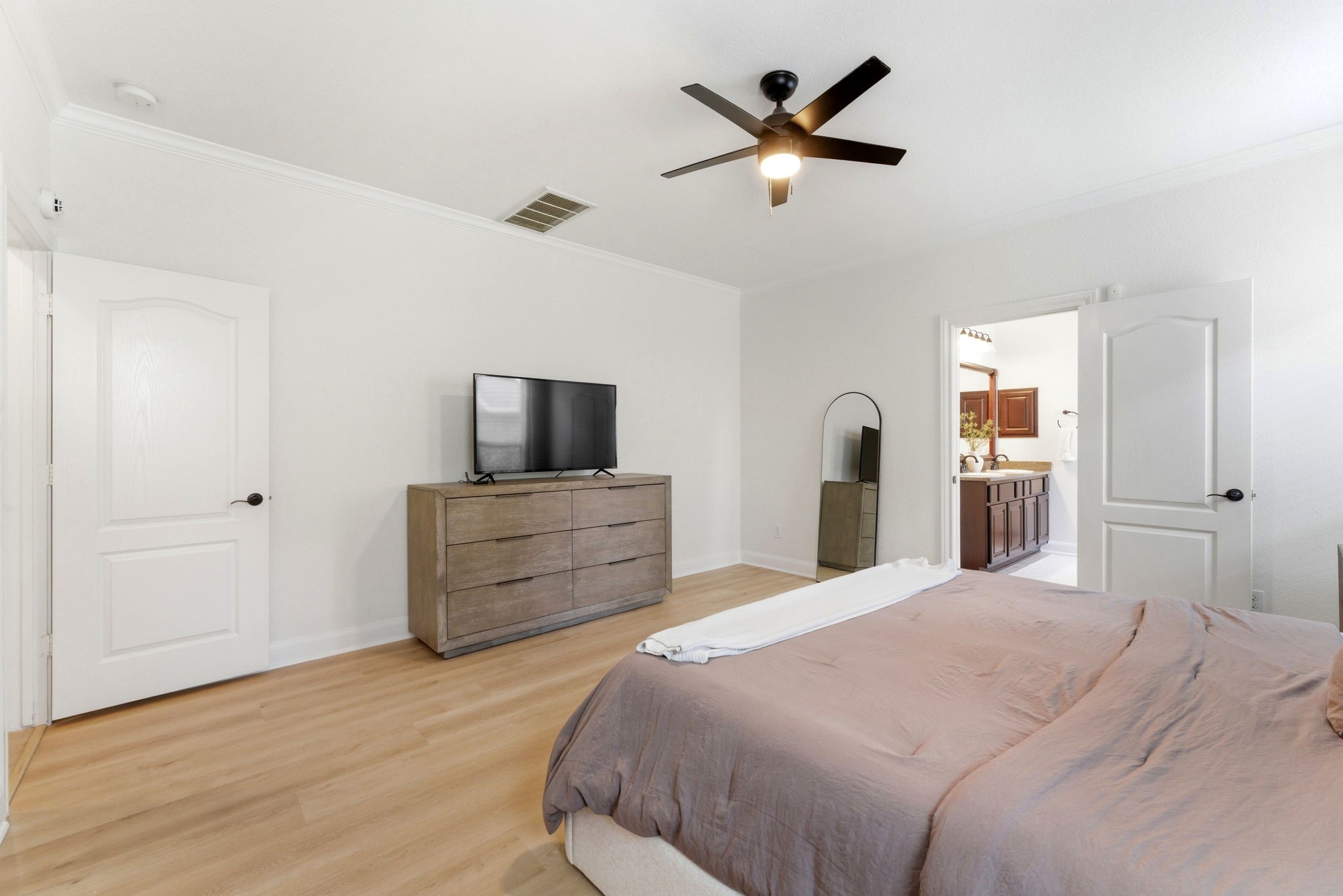 94 Buck Trail Place Spring, TX 77389 - Photo 11 of 30 Primary Bedroom