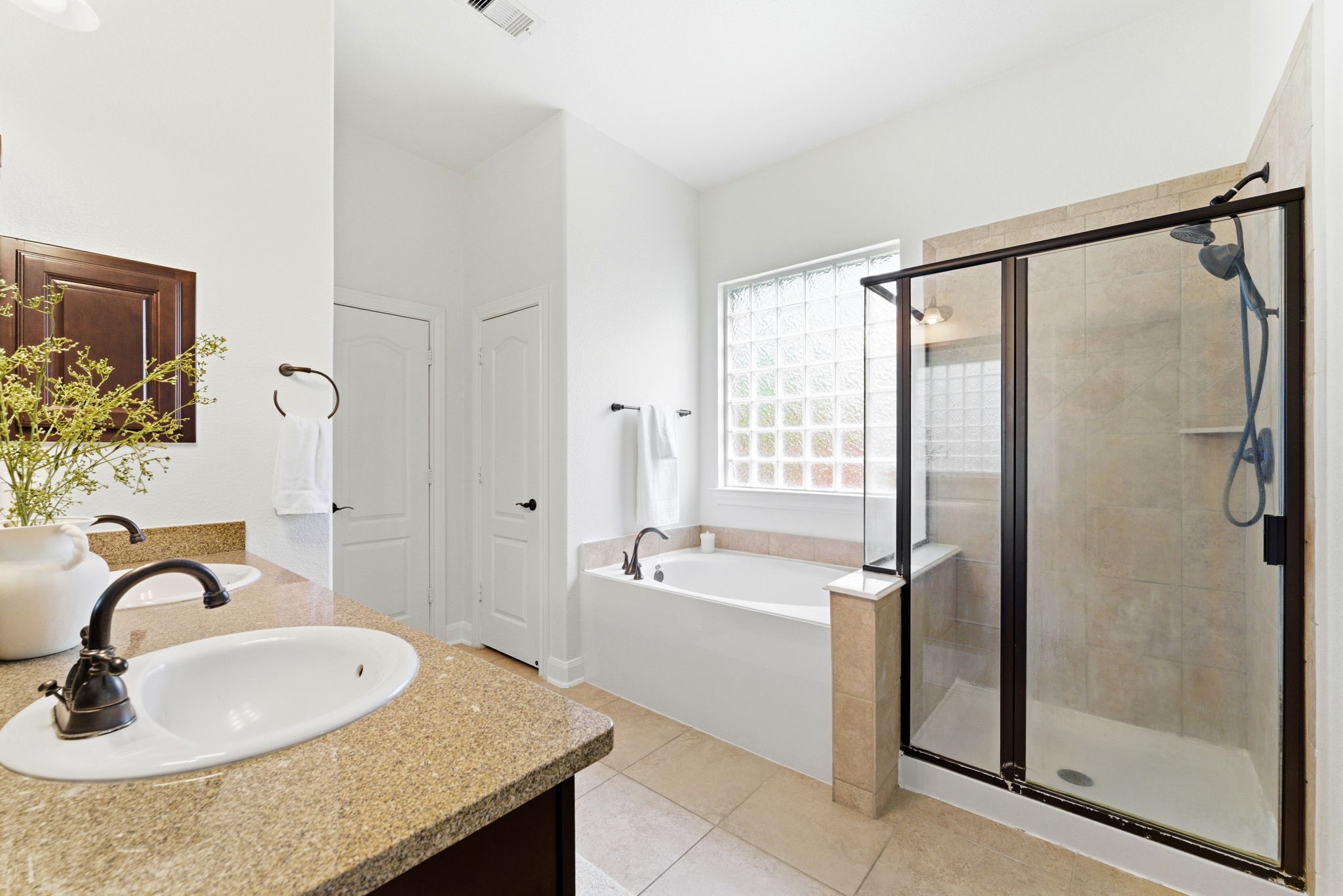 94 Buck Trail Place Spring, TX 77389 - Photo 12 of 30 Primary Bathroom