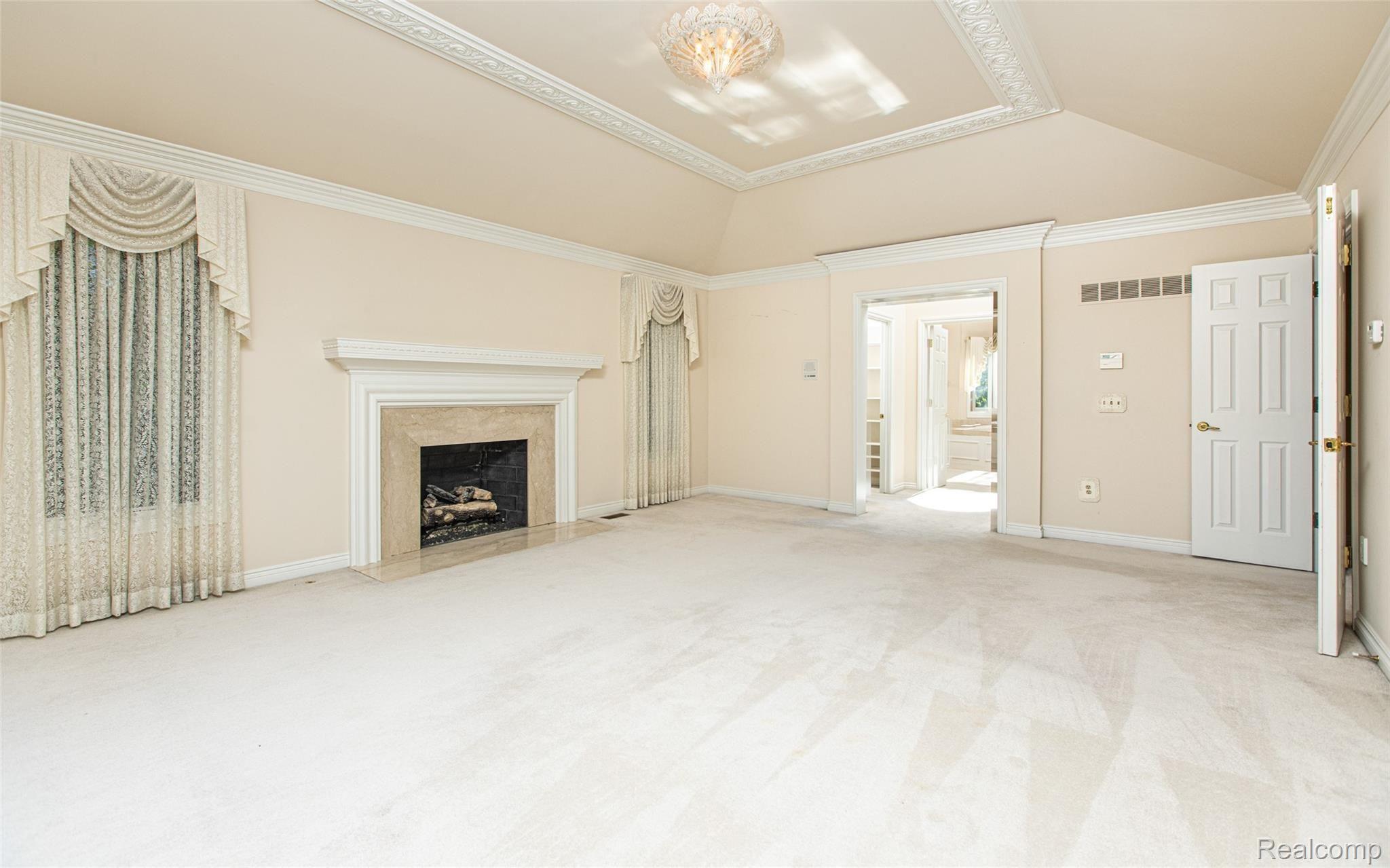 5590 Carrollton Court Rochester, MI 48306 - Photo 27 of 51 25 - Master Bedroom.jpg