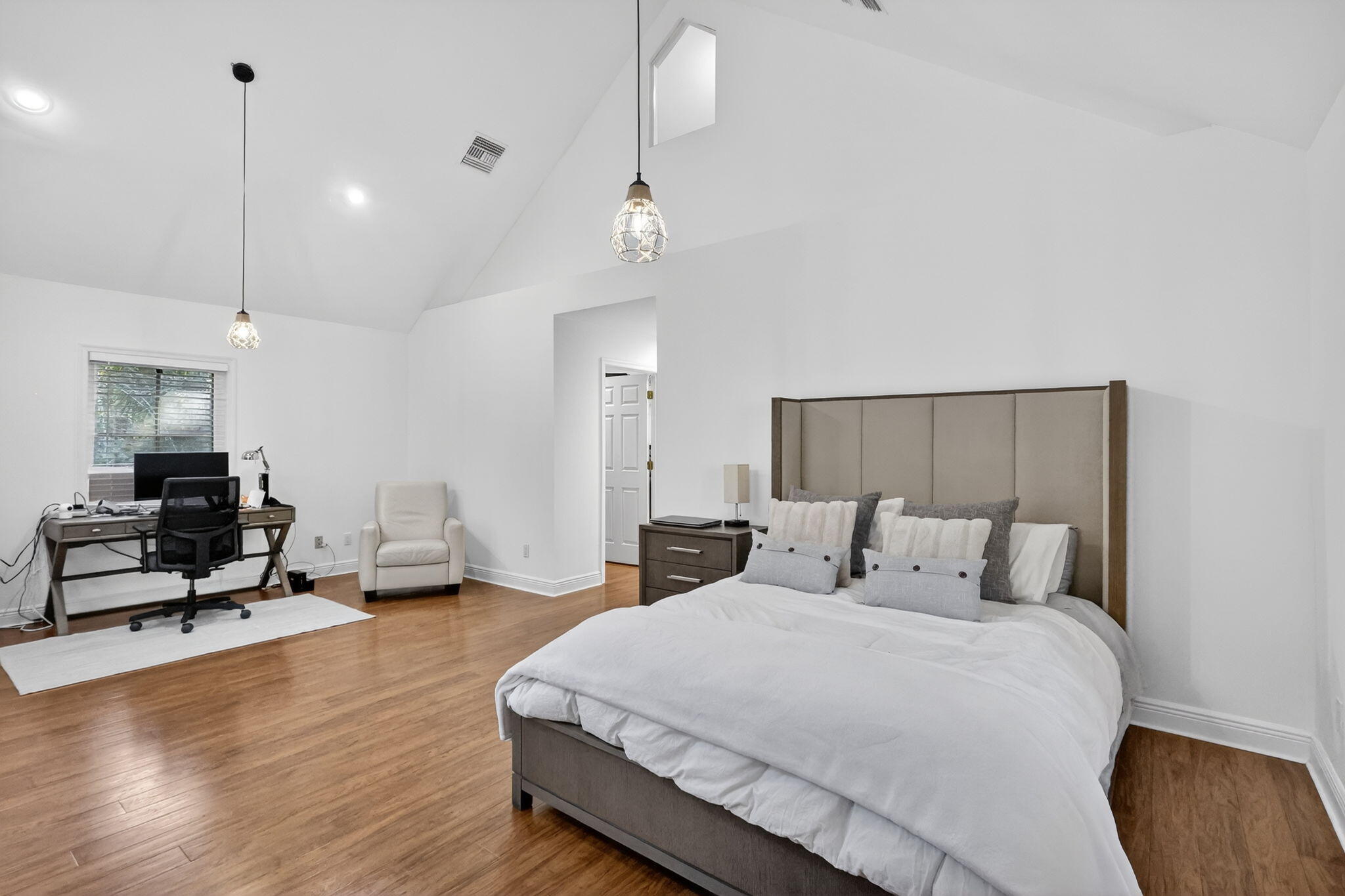 4502 Southwest Wild Turkey Road Okeechobee, FL 34974 - Photo 10 of 33 master bedroom