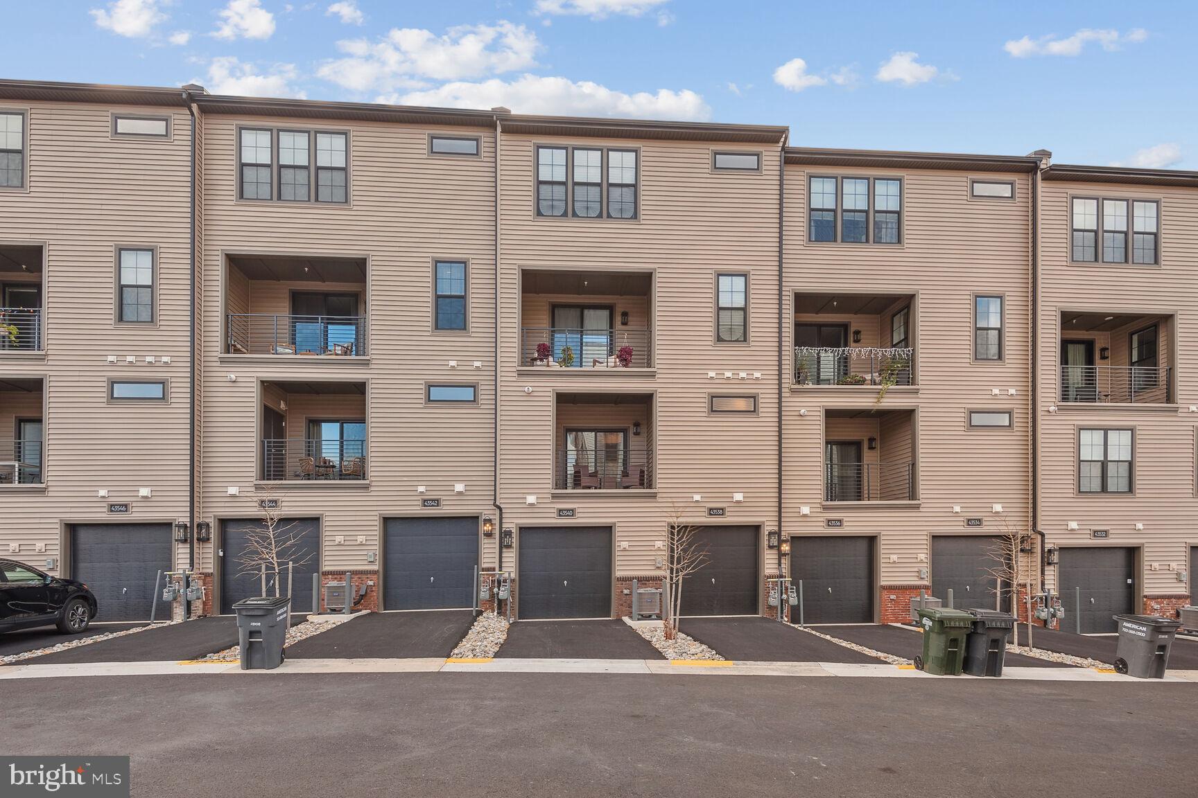 43538 Centergate Drive Ashburn, VA 20148 - Photo 16 of 17 Rear Elevation