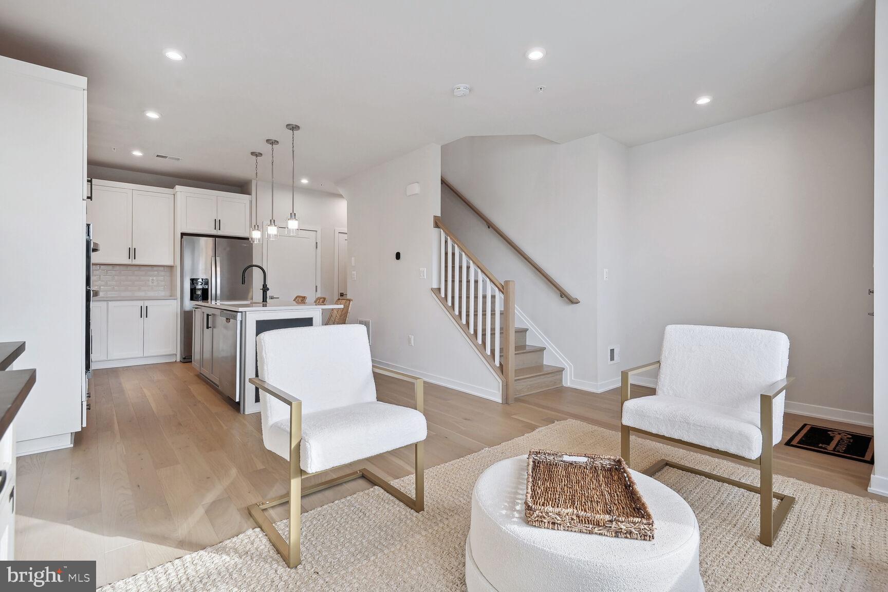43538 Centergate Drive Ashburn, VA 20148 - Photo 4 of 17 Family/Great Room Kitchen