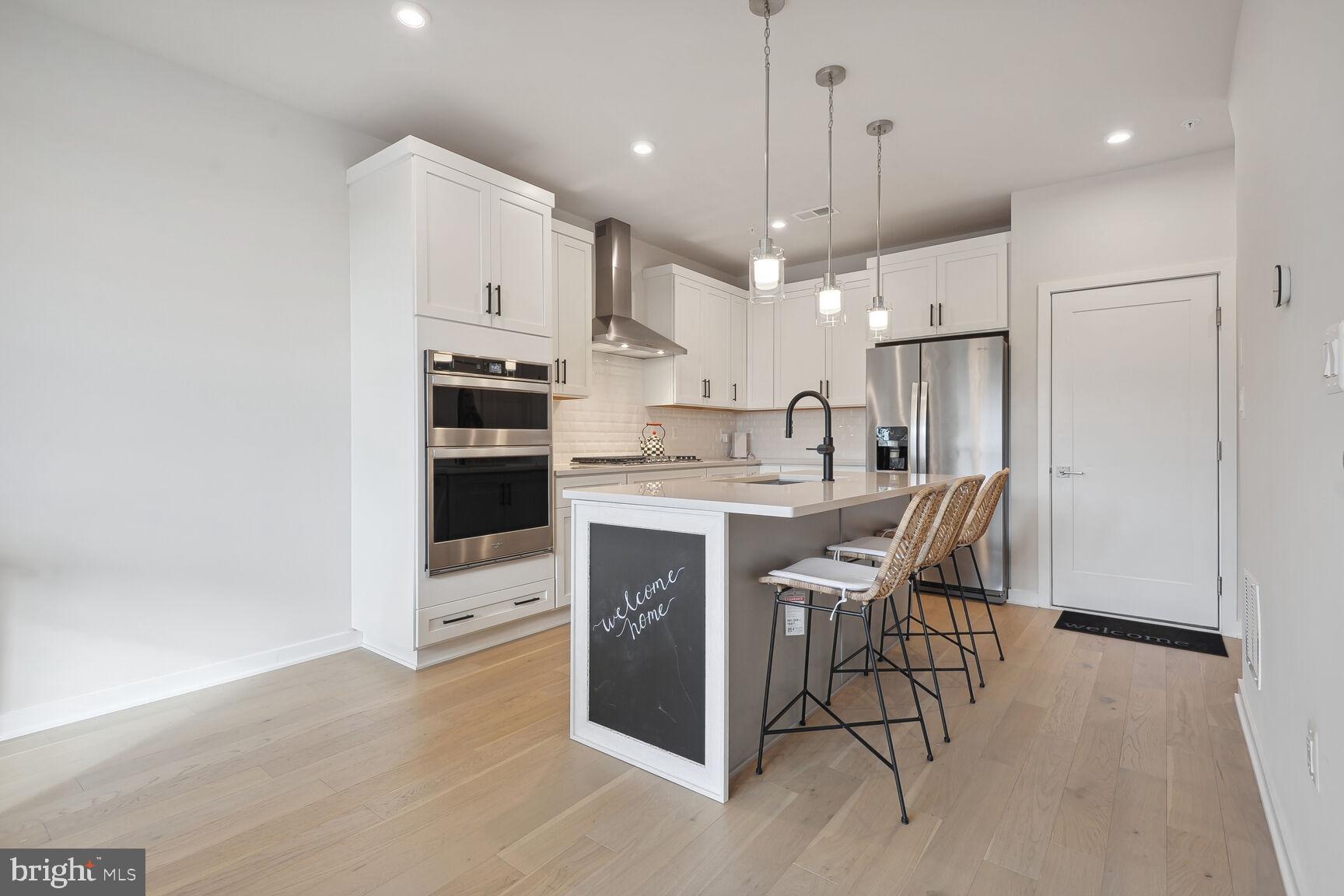 43538 Centergate Drive Ashburn, VA 20148 - Photo 6 of 17 Kitchen