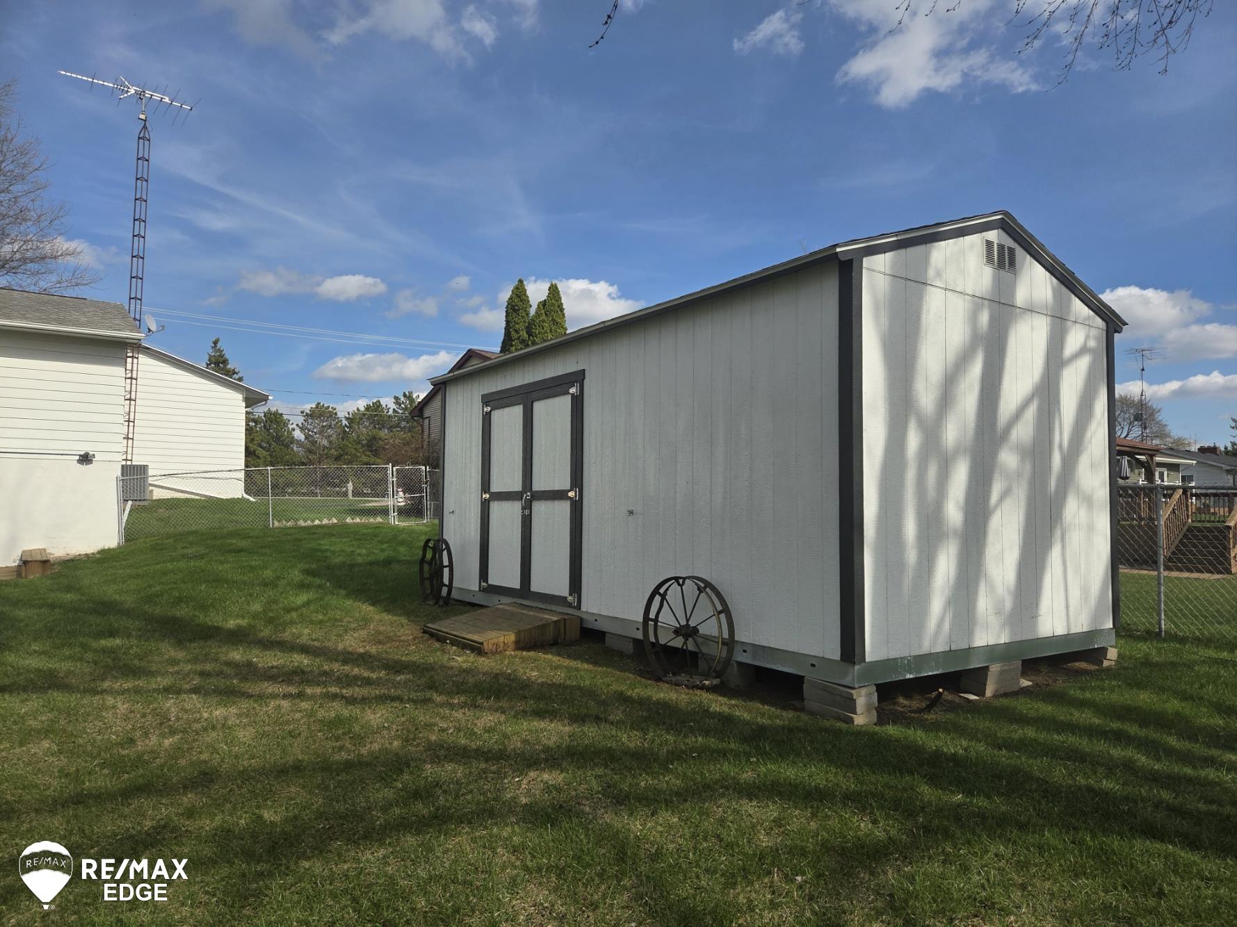 14020 North Road Fenton, MI 48430 - Photo 50 of 52 Large Shed