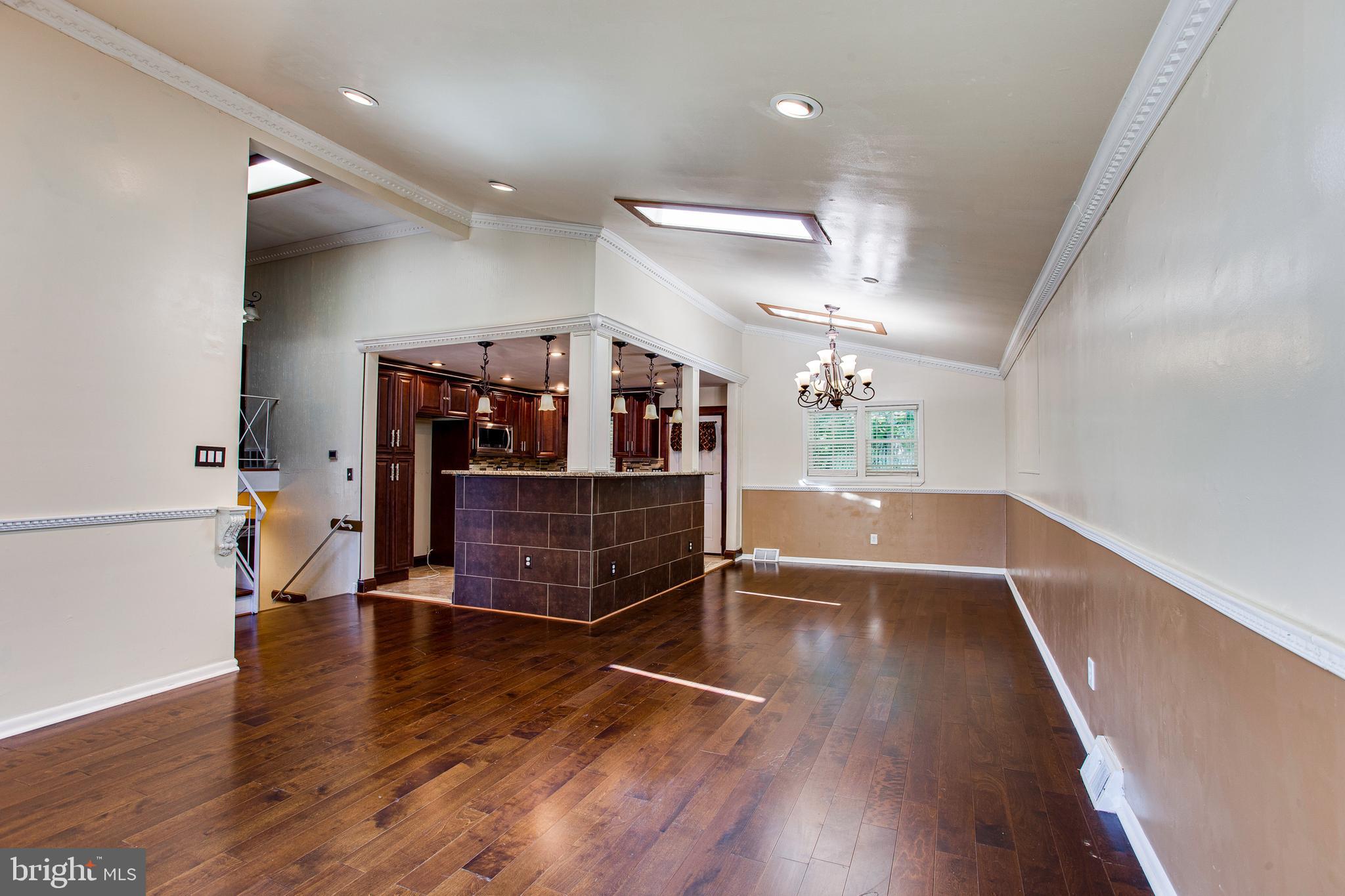 9116 Dale Road Philadelphia, PA 19115 - Photo 5 of 34