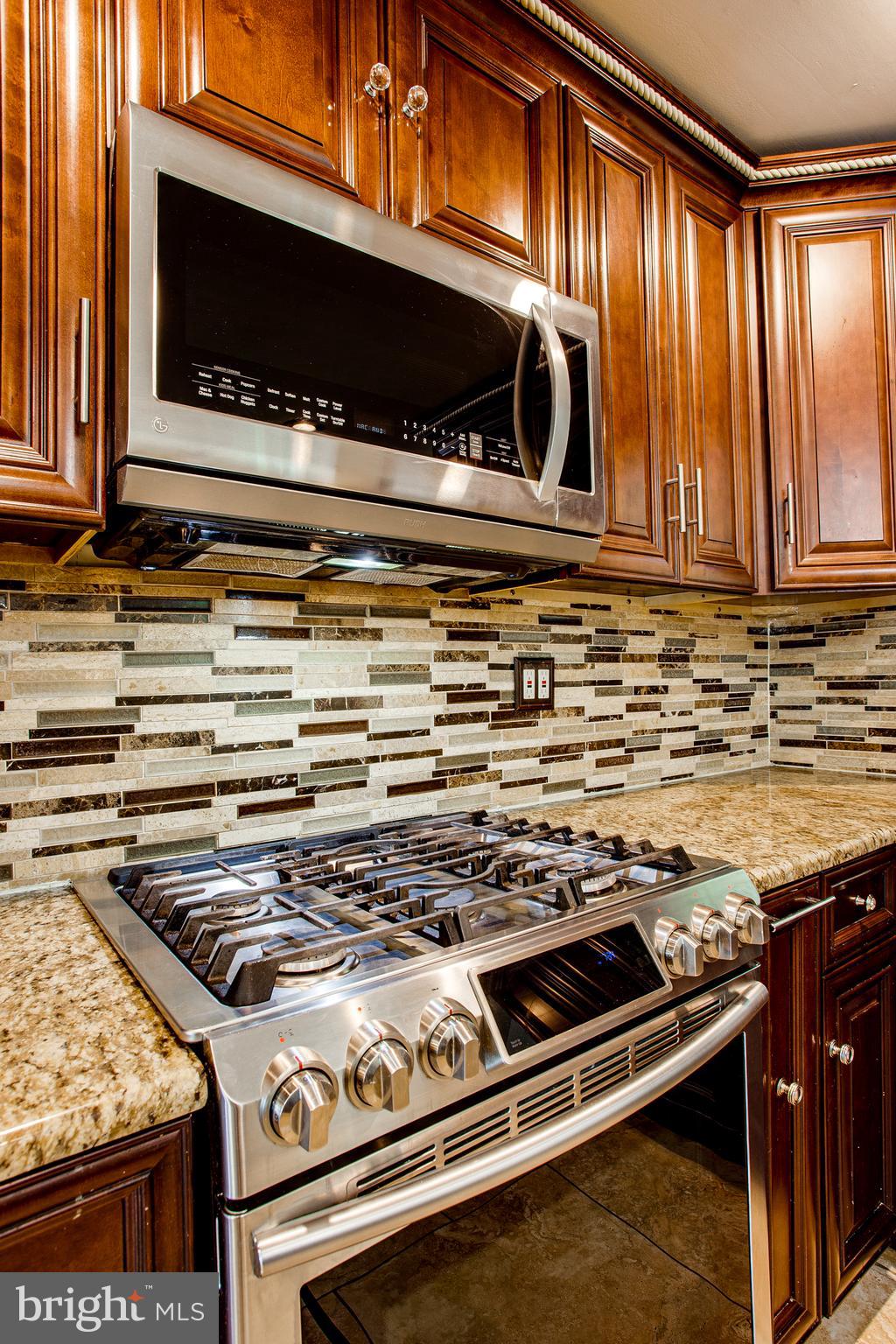 9116 Dale Road Philadelphia, PA 19115 - Photo 8 of 34