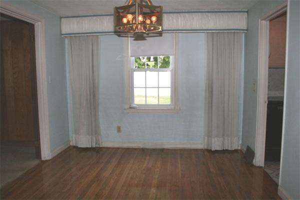 174 Walnut Street Lynnfield, MA 01940 - Photo 3 of 7 Gallery Image 3