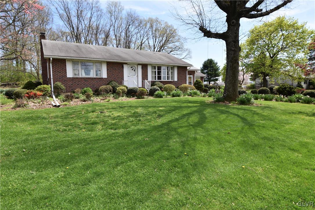 492 Township Line Road Nazareth, PA 18064 - Photo 4 of 24 Gallery Image 4