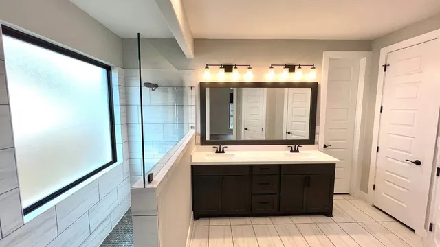 $2,995 | 261 Coyote Crk Way, Kyle, TX 78640