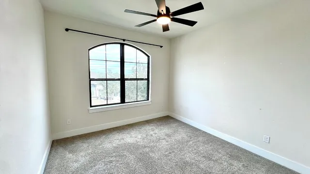 $2,995 | 261 Coyote Crk Way, Kyle, TX 78640