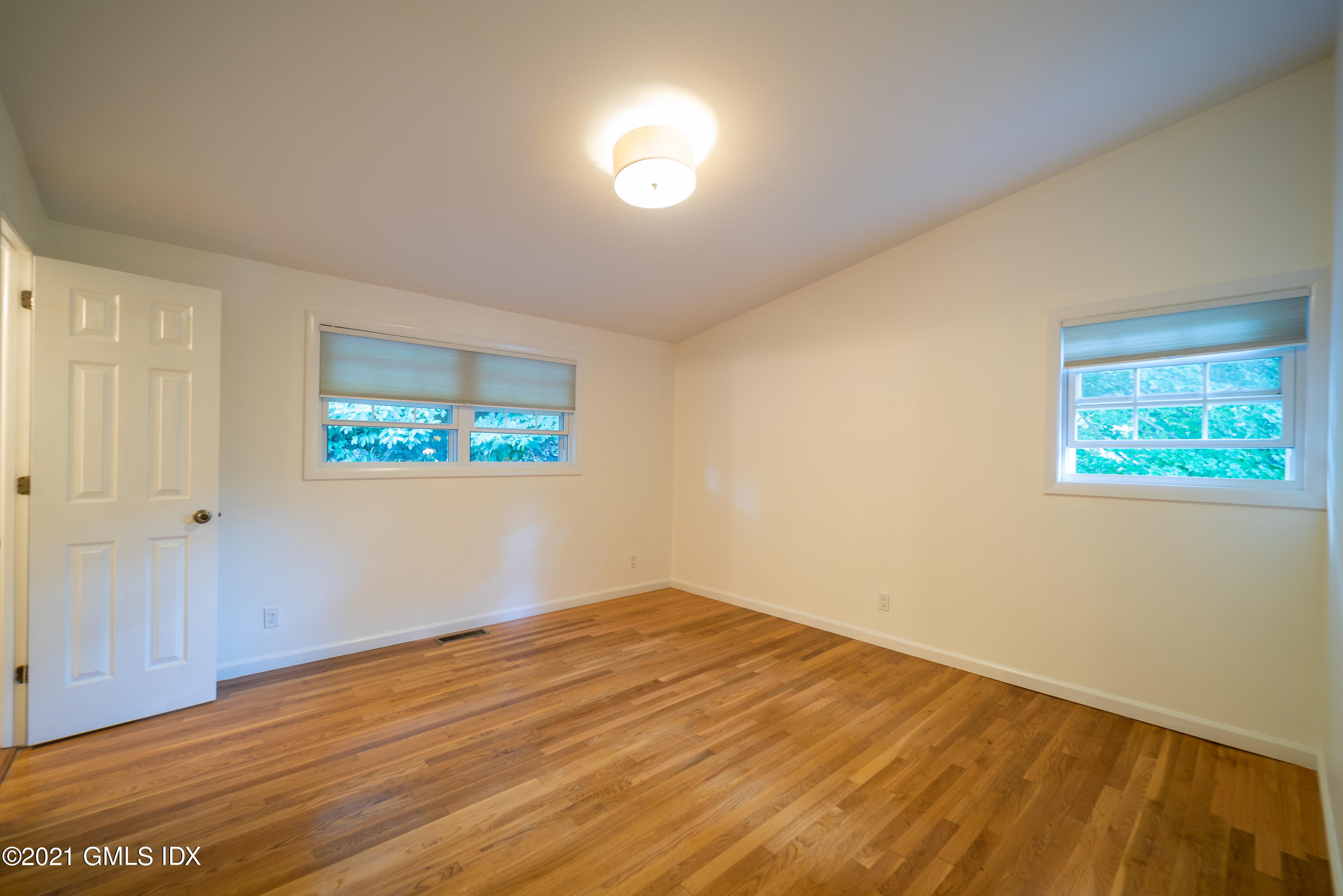37 Amherst Road Riverside, CT 06878 - Photo 9 of 20 9A