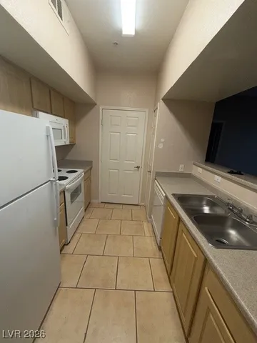 $1,330 | 6955 North Durango Drive, Unit 1090, Las Vegas, NV 89149