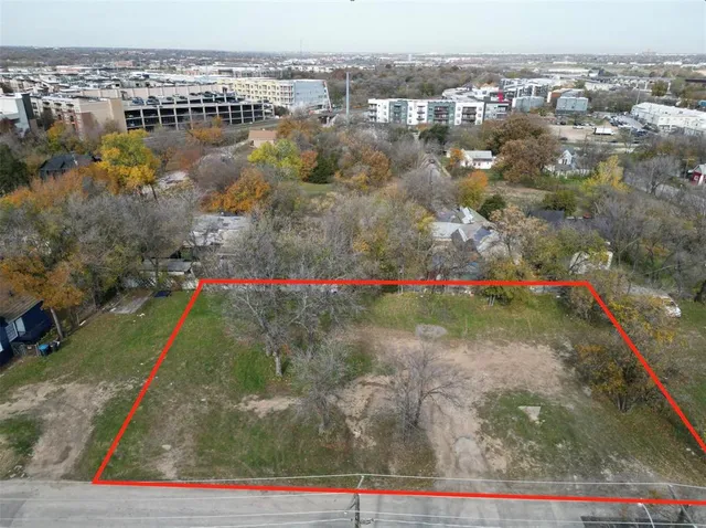 $350,000 | 1211 East Bluff Street, Fort Worth, TX 76102