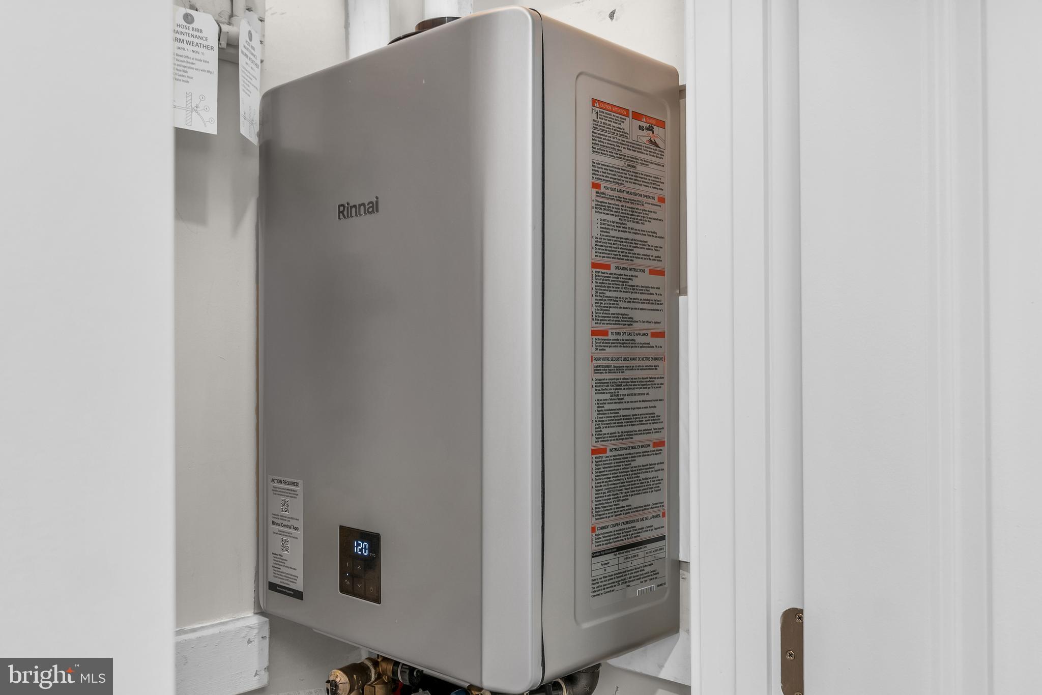 2110 Winterberry Lane Cambridge, MD 21613 - Photo 28 of 46 a view of a hallway with window and a bathroom