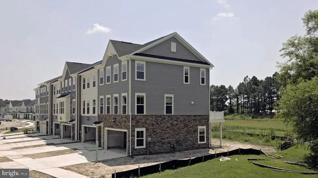 $2,850 | 2110 Winterberry Lane, Cambridge, MD 21613