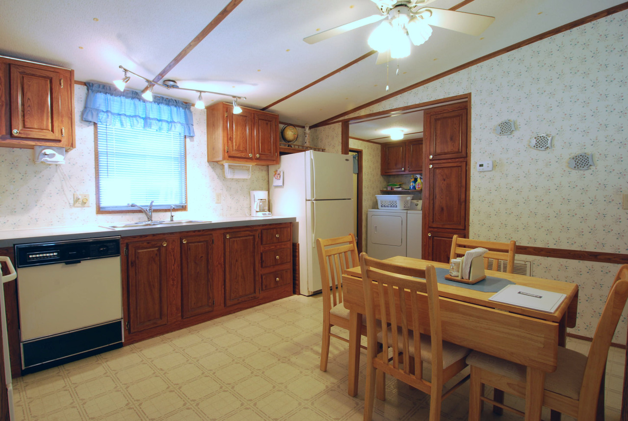 23 Swallow Road Key Largo, FL 33037 - Photo 11 of 24 Kitchen Fix 10292012