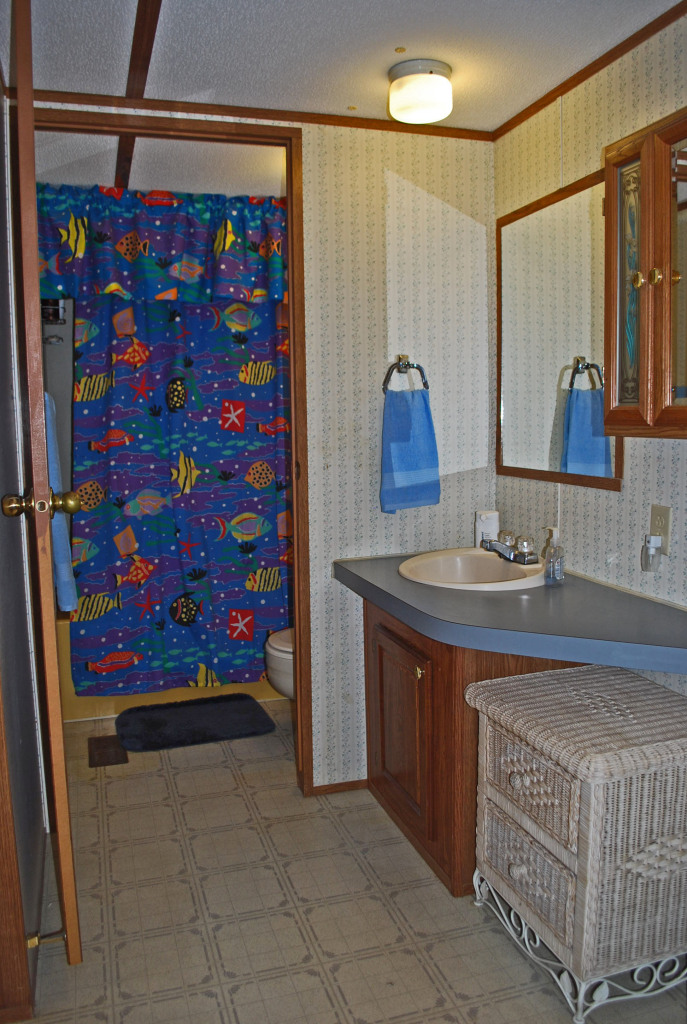 23 Swallow Road Key Largo, FL 33037 - Photo 14 of 24 Master bath Fix 10292012