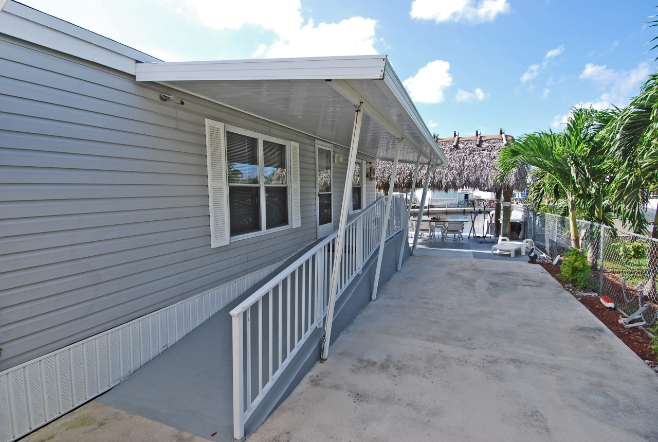 23 Swallow Road Key Largo, FL 33037 - Photo 5 of 24 Entrance with Ramp