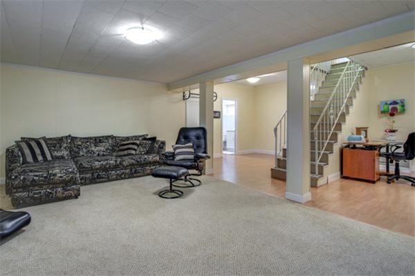 61 Leicester Road Marblehead, MA 01945 - Photo 23 of 29